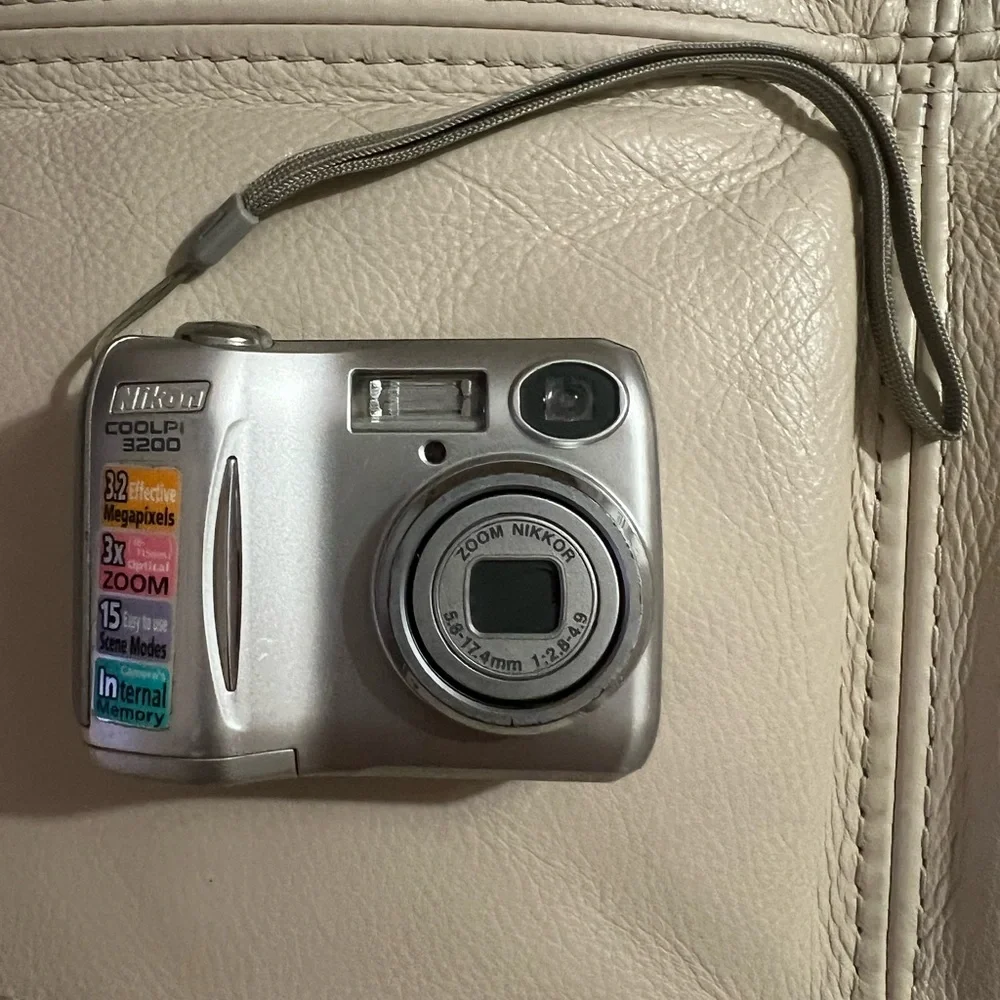 Nikon Coolpix 3200 3.2MP Digital Camera